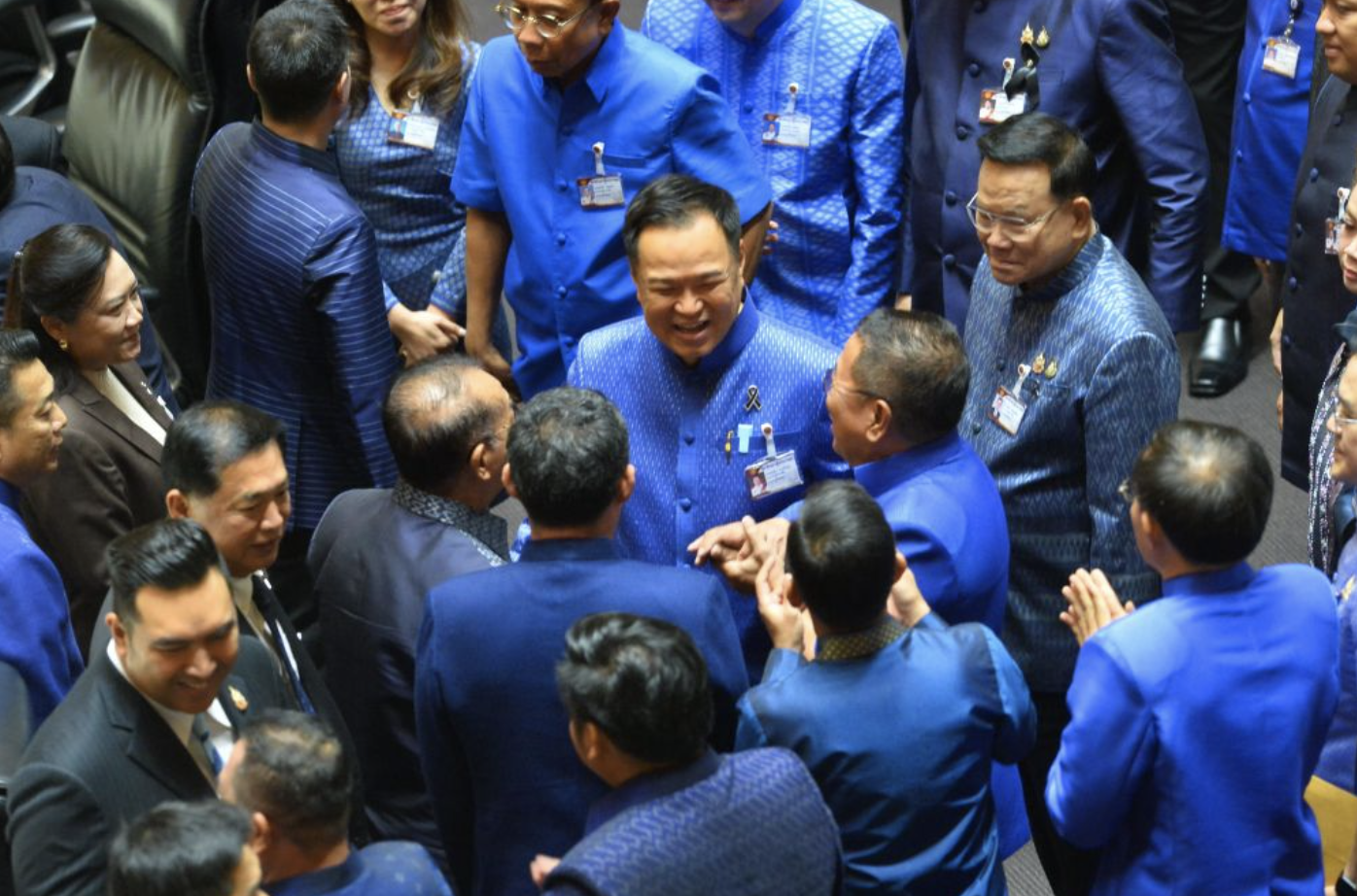 再次当选泰国总理，阿努廷如何开局？