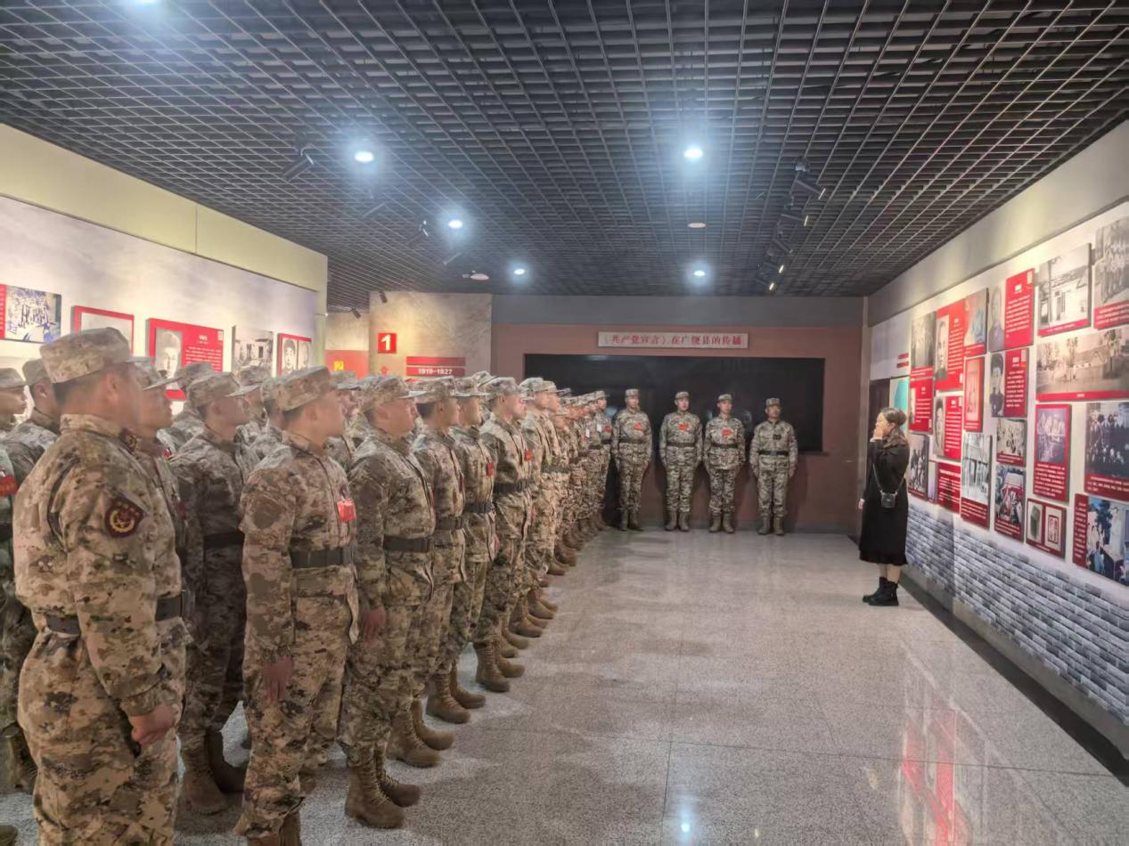 广饶县组织预定新兵开展“追寻·2026·清明祭英烈”活动