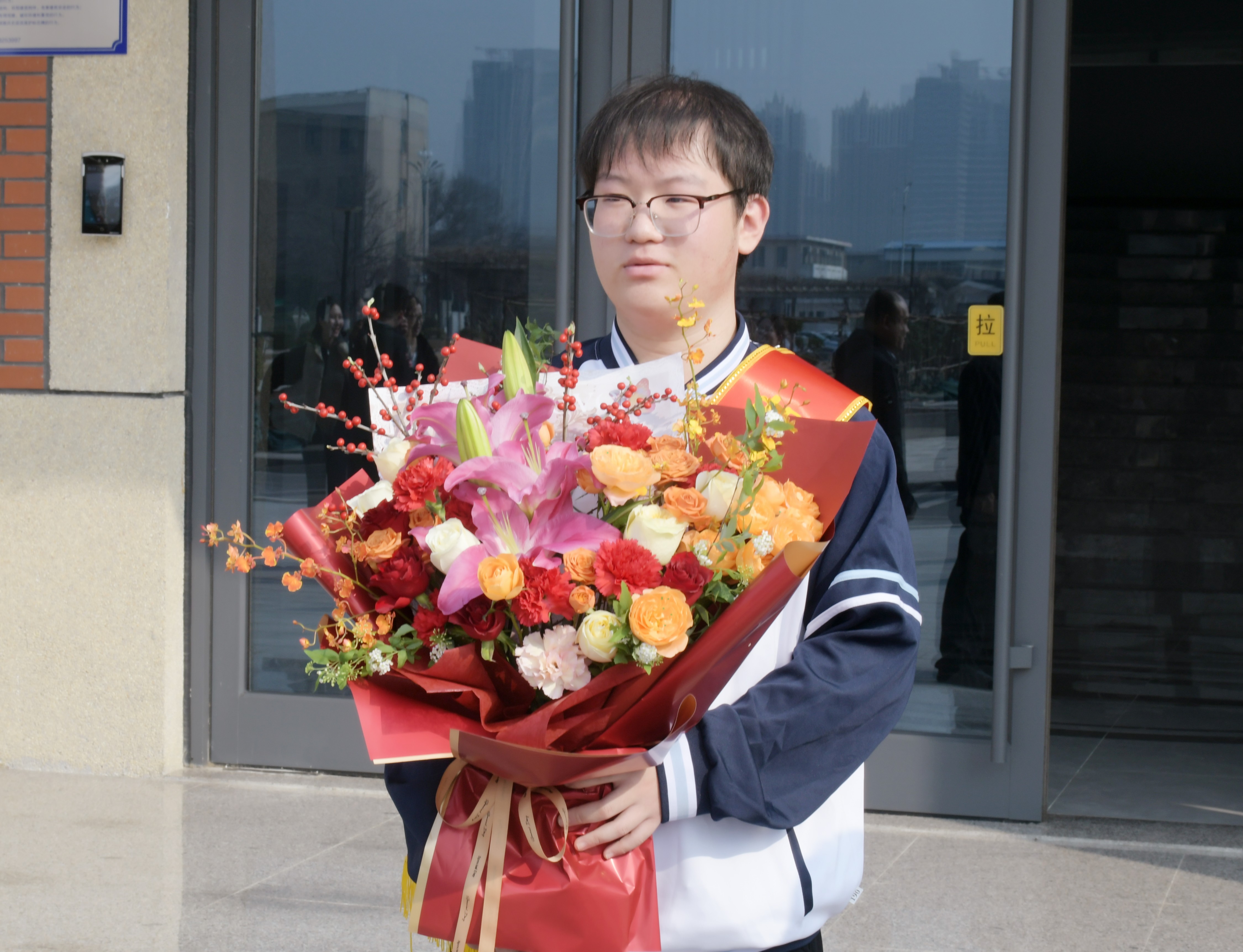 “我也许就是他的‘救命稻草’”东营市首例大学生捐献者赴济捐献造血干细胞