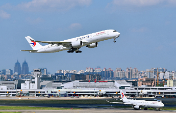 多家航司上调国际航线燃油附加费，有人花上万元“囤机票”