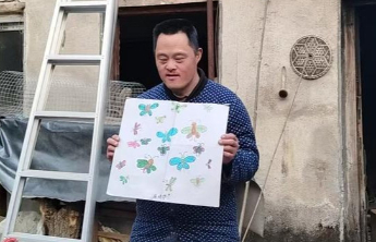 自学成才，临沂“唐宝”庄明华用粉笔画出精彩世界