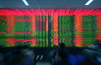 A股三大股指跌超3.4%，沪指险守3800点