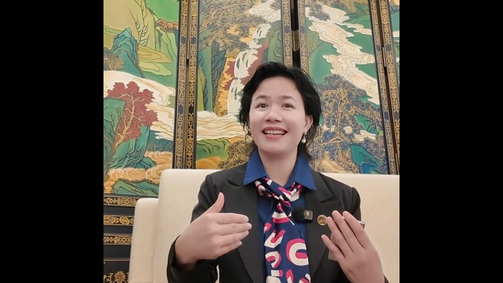 “山东朋友热情、好客、仗义，山东让我感到温馨”