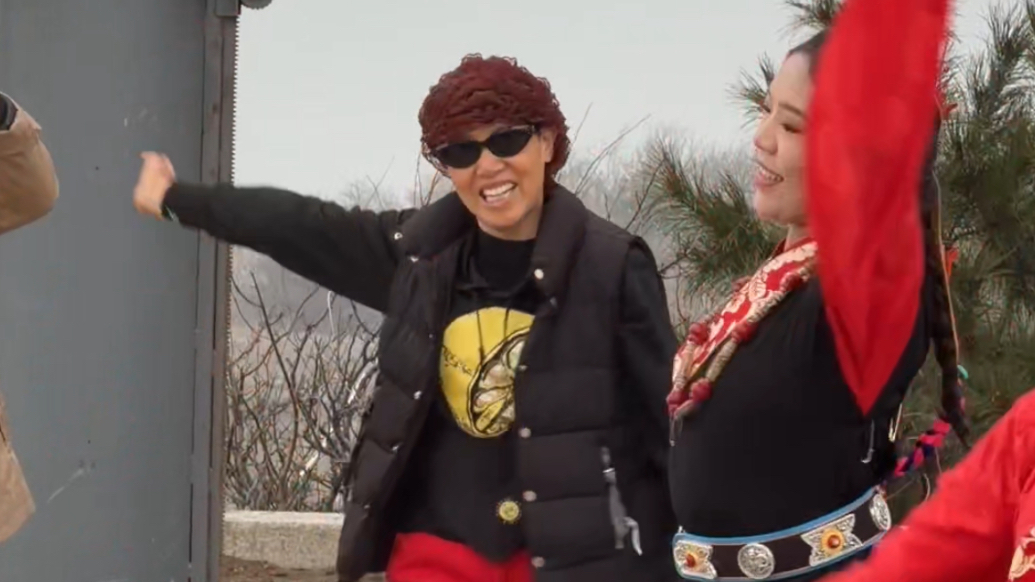 果然视频｜青海玉树啦啦队到泰山献舞，“E人”大姐参与其中