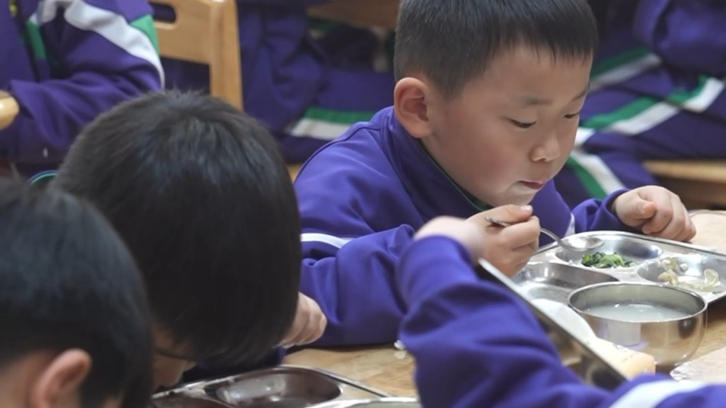 壹视频|临沂商城幼儿园厨房里藏着“真香”定律