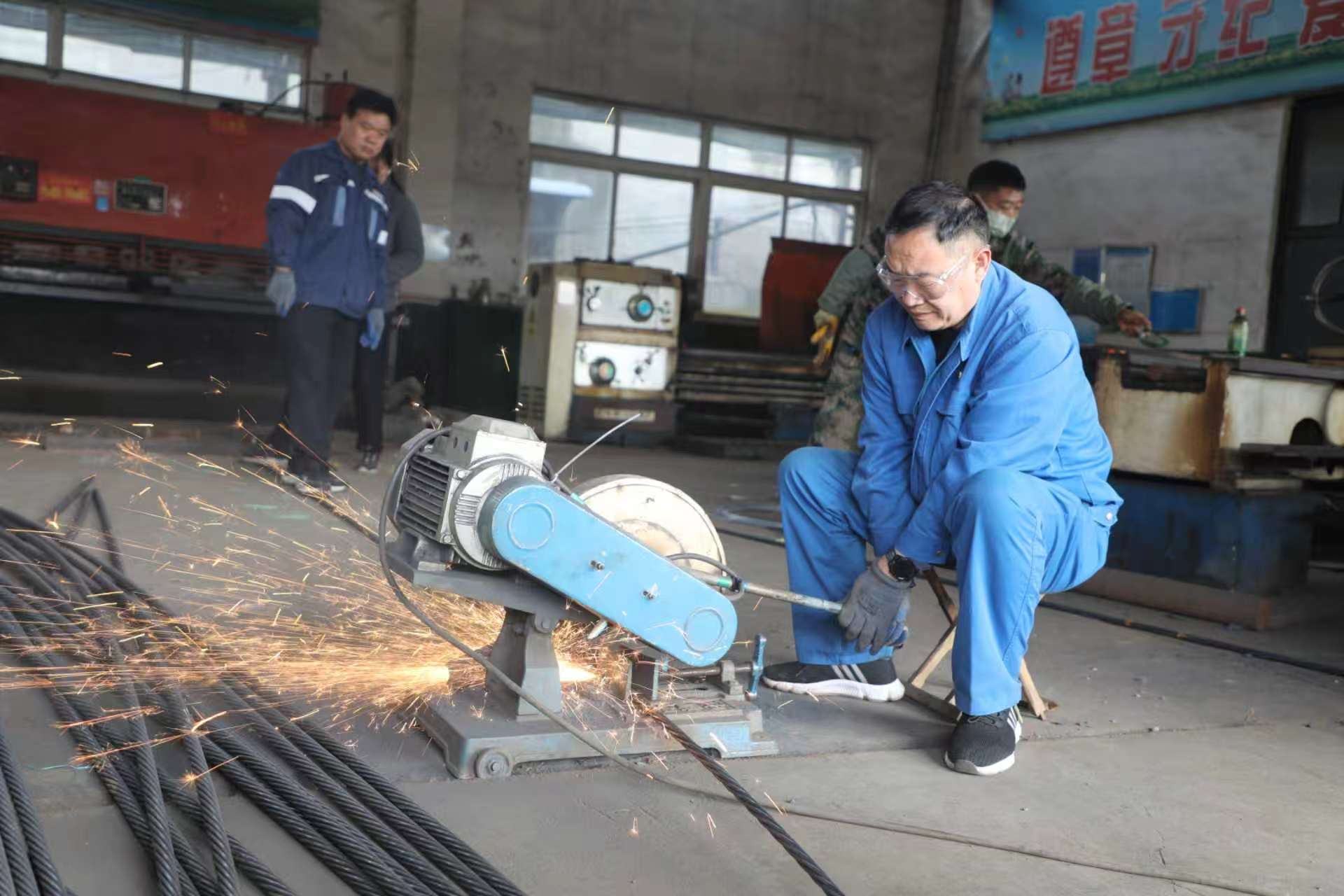 废铁堆里“淘金”记——山东能源柴里煤矿这场义务劳动干得有意义