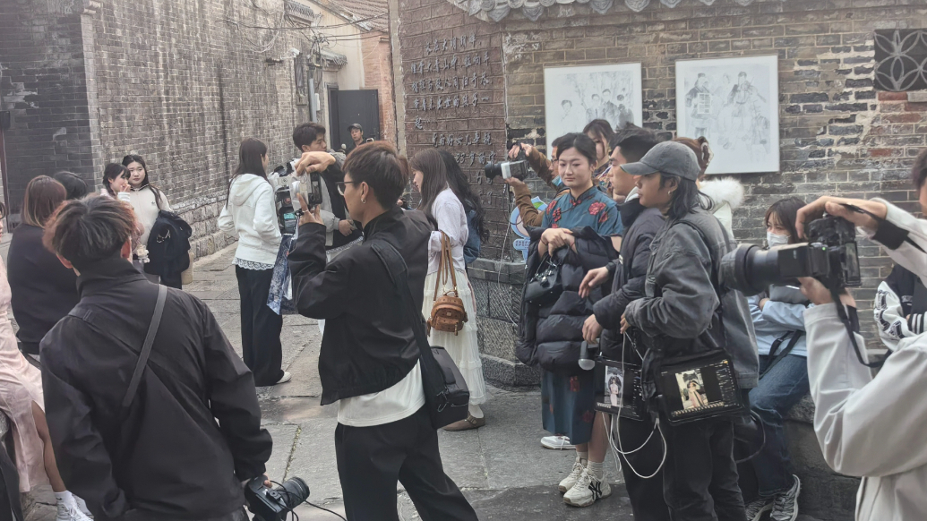 果然财经|起凤桥商拍：15元一张、500元“过河”的日薪江湖