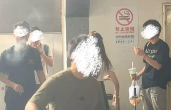 铁路站台禁烟？“管不了，还得帮乘客踩烟头”