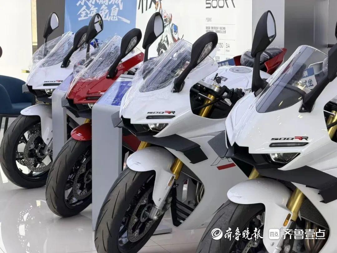 牛！张雪机车火出圈，泰安店试驾购车热情高，旗下车型核心部件宁阳造