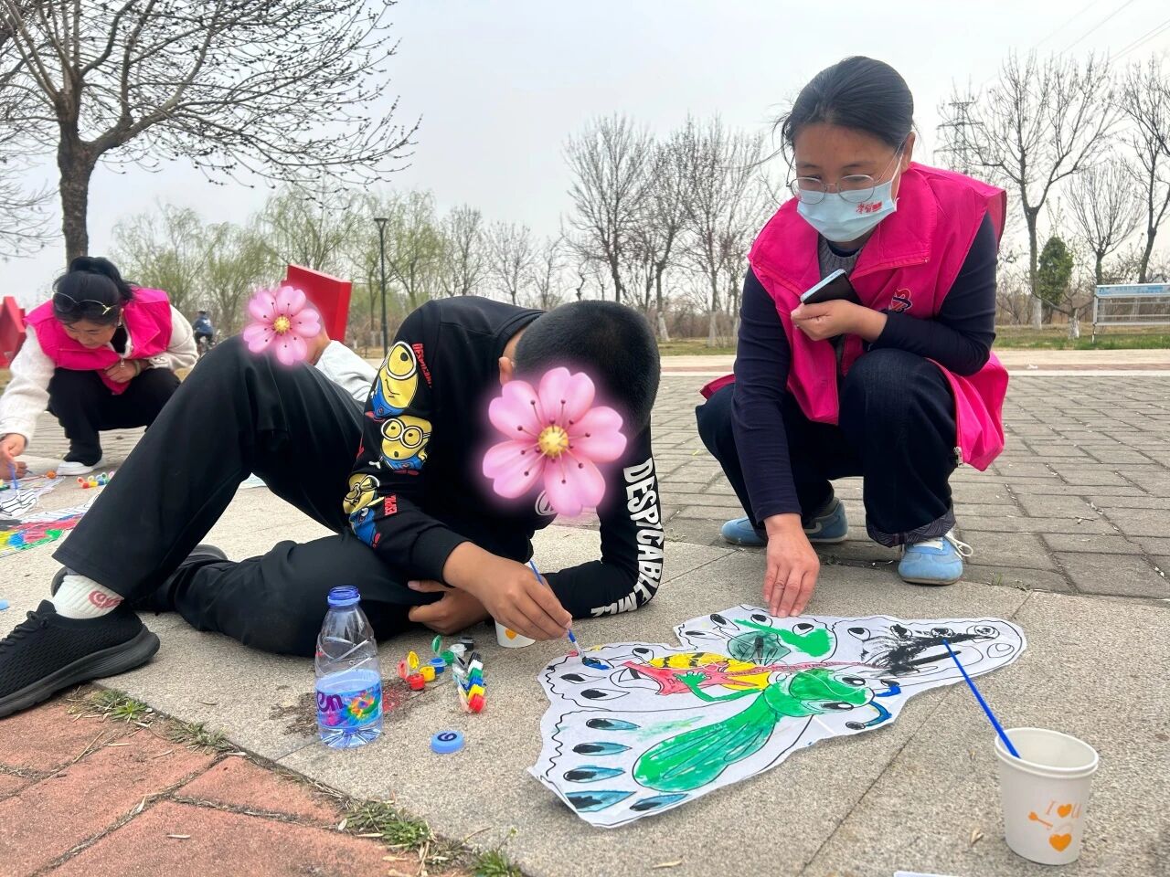 利津县举办“春风伴成长 童心绘风筝”爱心妈妈集体关爱活动