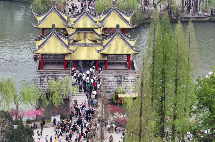 公安部交管局发清明节假期交通安全提示