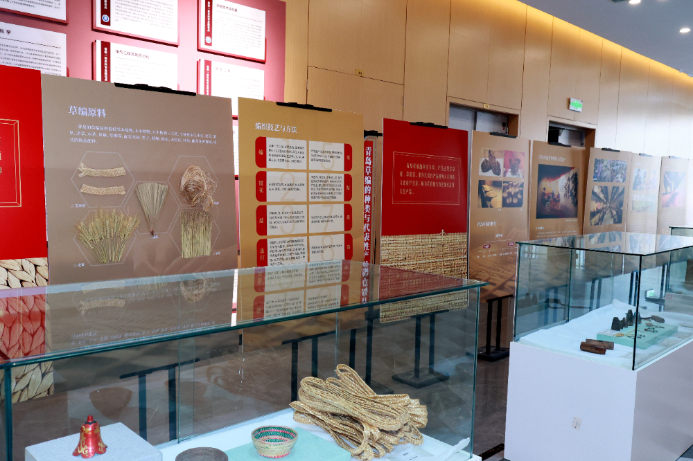 一编一织皆传承！青岛草编展走进青岛理工大学