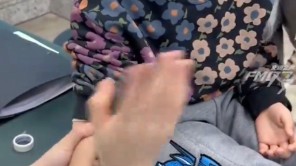 儿科护士精准“控场”，萌娃打针勇敢又听话