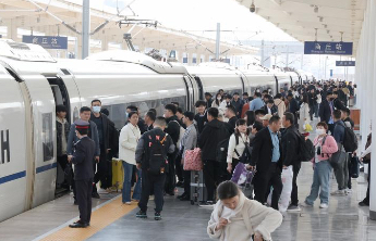全国铁路今天预计发送旅客2190万人次