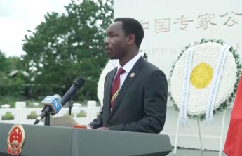 中国驻多国使馆举行祭扫活动