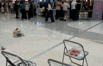 商丘一商场开业仅两月，楼顶玻璃自爆多人受伤，多部门介入调查