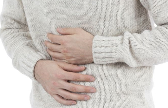 “太痛苦了！”24岁小伙排便困难，医生揭秘伤肠胃几大元凶