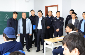 枣庄市公安局出入境管理局到枣庄科技职业学院调研