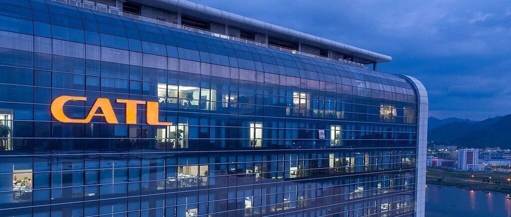 宁德时代，市值2万亿！