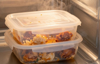微波炉这样热菜，“微塑料”飙升125倍！