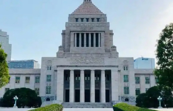 日本警方通报：一男子因携长约17厘米刀具进入日本参议院议员会馆被捕