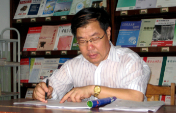 时光处方·名医温情叙事丨难忘那盏灯下的案头时光