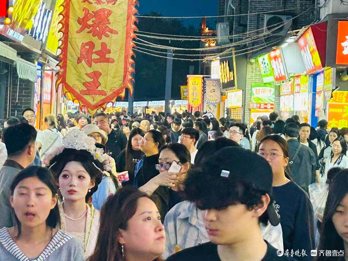 温馨五一|宽厚里游人如潮