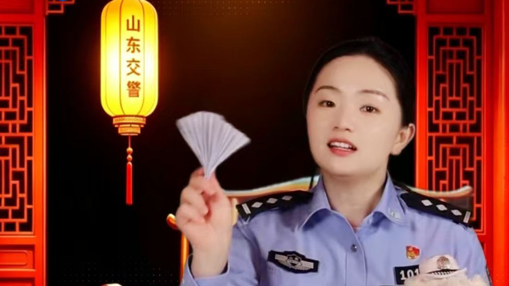 果然视频丨路口相逢谁让谁？三轮“抢”出个主责来
