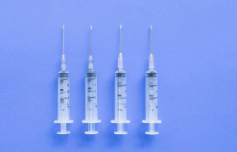 果然视频|带娃打疫苗，咋老遇到临期的？