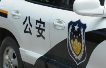 男子赌博输2300元，主动报警举报自己：怀疑有人“出老千”