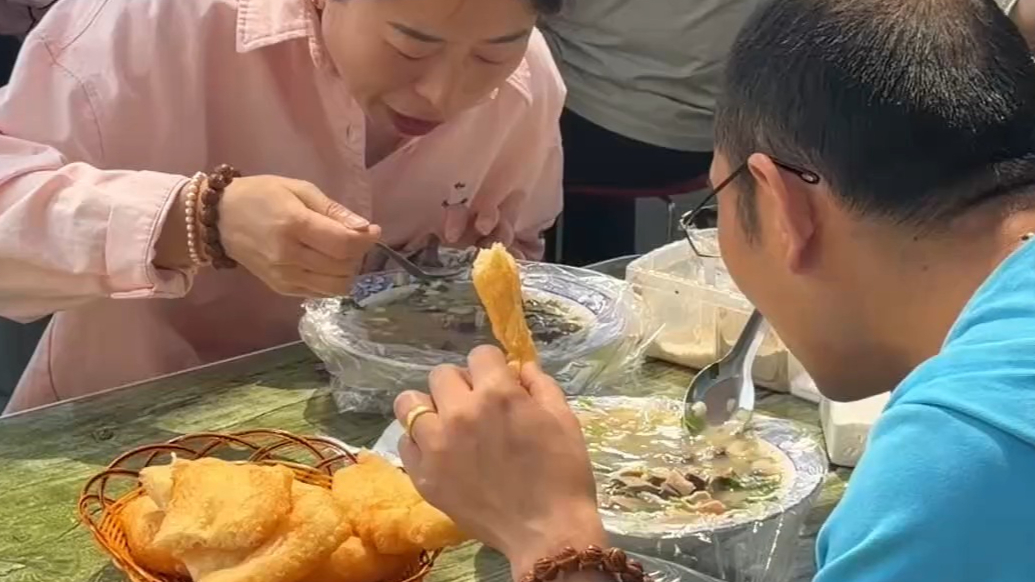 果然视频｜福山大集赶山会上喝羊汤配面鱼，食客：这俩“绝配”