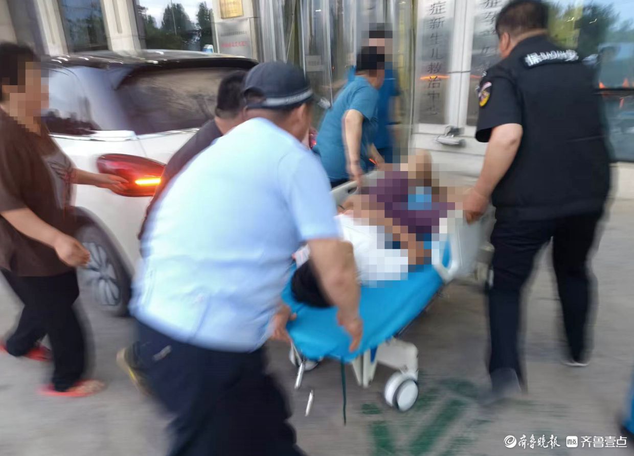 急！男子被高压电击伤，临清交警车流中辟出生命道