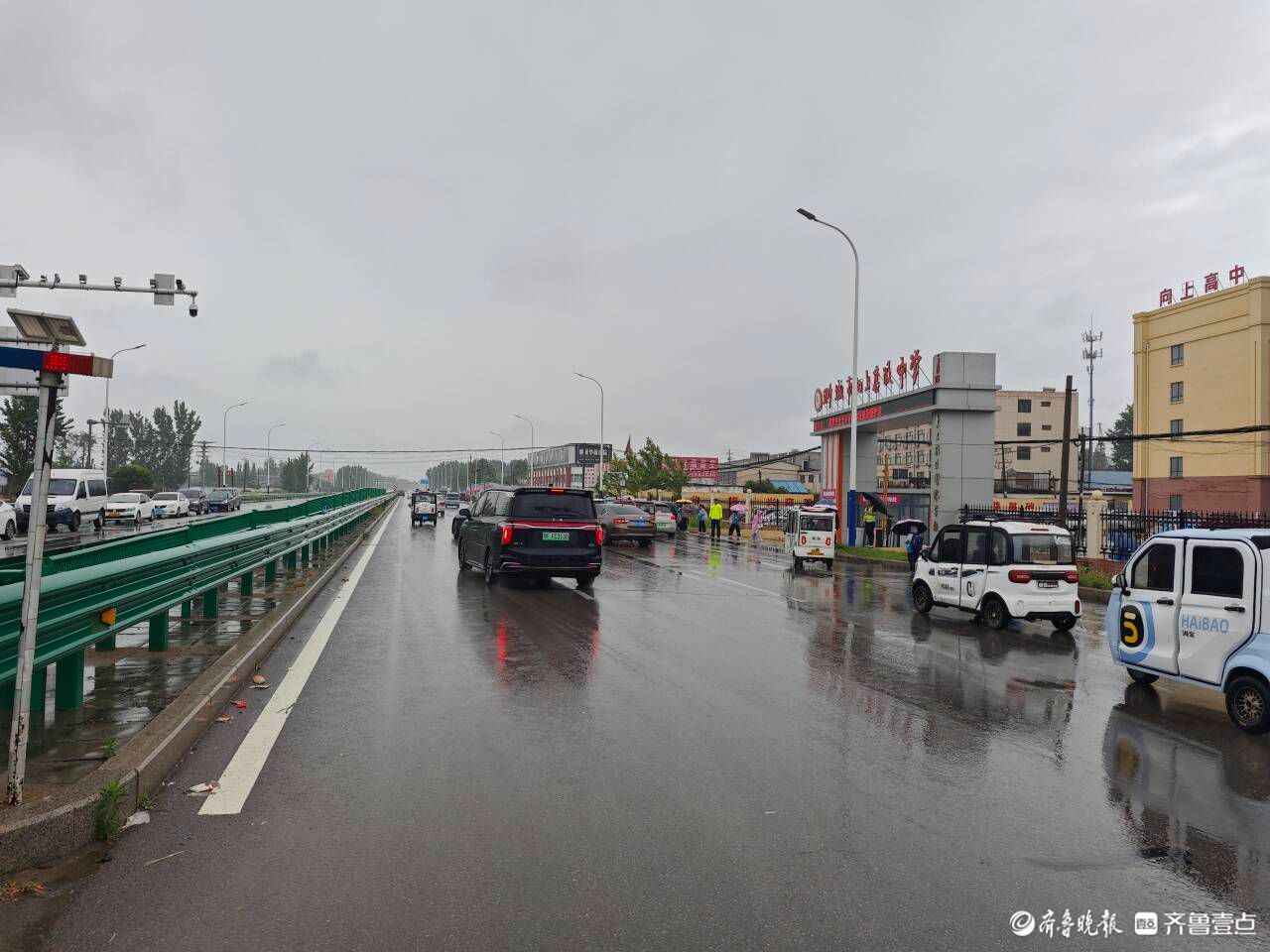 闻雨而动，坚守一线！东昌府交警雨中护航畅安