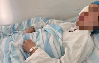 女教师劝架被学生戳伤眼球，学校通报：接受二次手术康复中，已处理涉事学生
