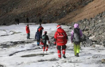 3人偷登遇险后获救，青海玉珠峰开山时间延期，大量游客行程取消