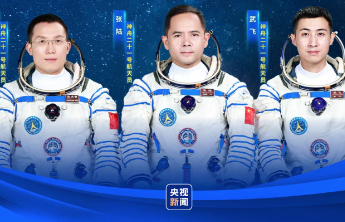 张陆、武飞、张洪章全部顺利出舱