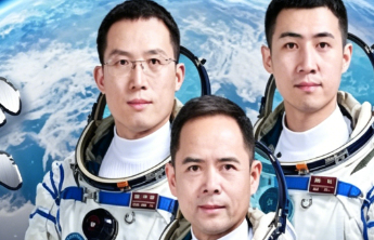神舟二十一号航天员乘组安全顺利出舱