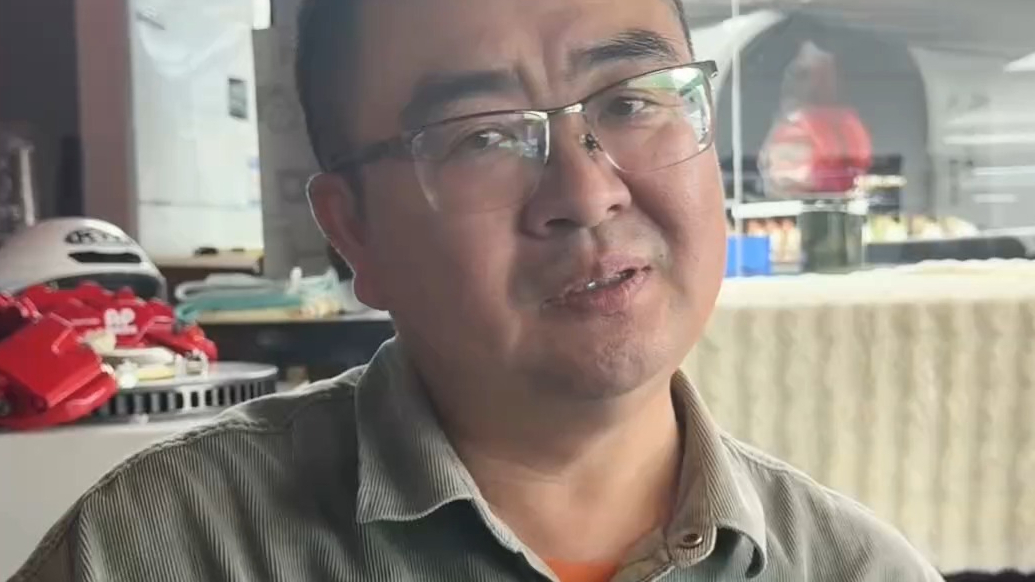 果然视频｜因为女儿一句期盼，在南京工作的父亲请假回烟全程陪考