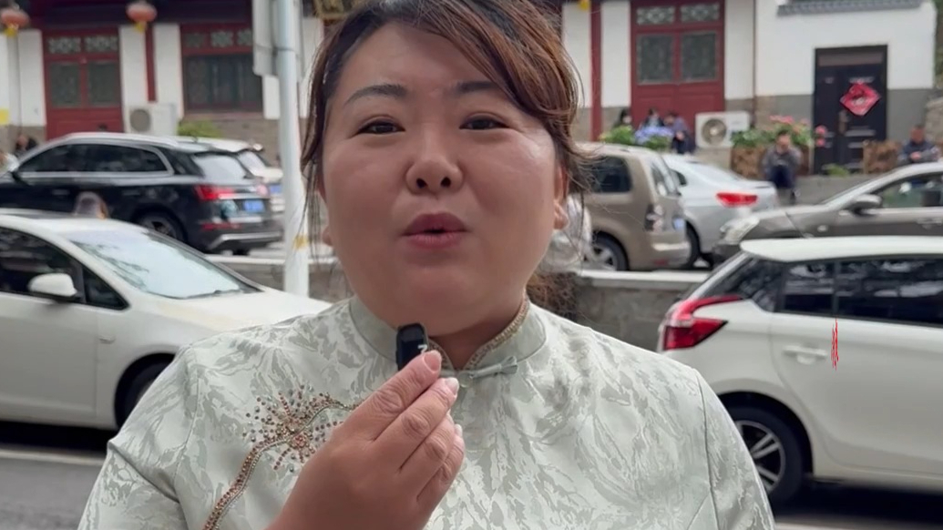 果然视频|考场外母亲向儿子吐露心声：替我圆梦高考，你承受太多