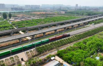 红星闪闪·建党105周年｜钢铁驼队的新“丝”路