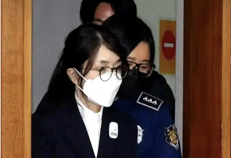 金建希涉嫌“卖官鬻爵”案一审获刑7年