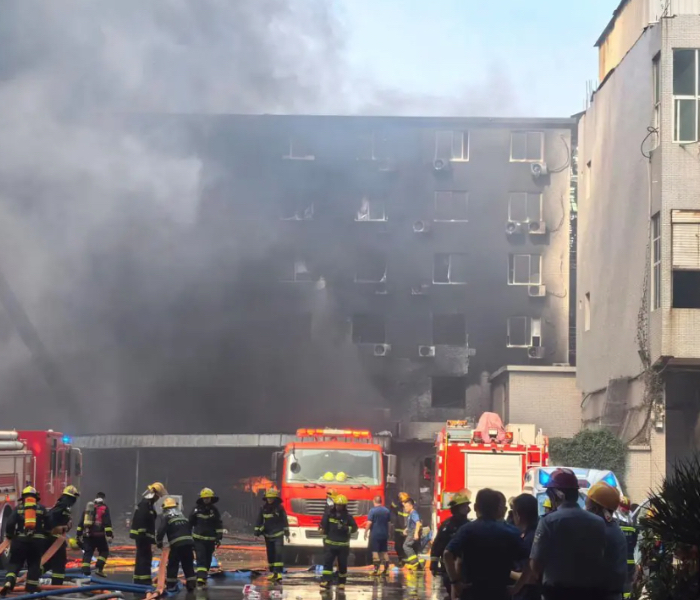 7月9日12时许，福建泉州晋江市一鞋厂发生火灾，造成重大人员伤亡。
