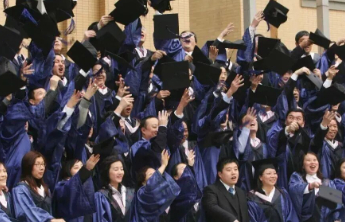 多所高校宣布停招学硕，不必紧盯着“涨学费”