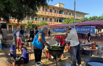 “一方有难，八方做饭”，何以打动全网？