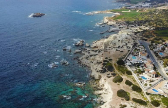 阿根廷抗议英国军舰在马岛附近海域开展行动