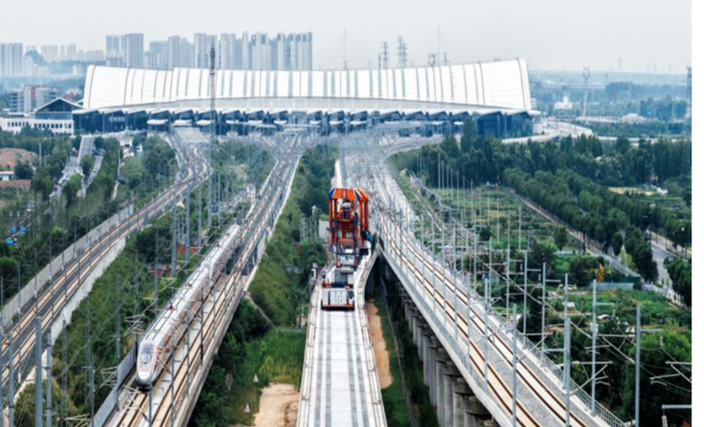 今年上半年全国铁路完成固定资产投资3632亿元