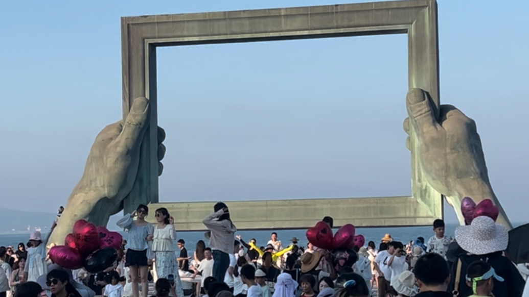 果然视频｜76岁奶奶，凭实力火成威海“落地签”