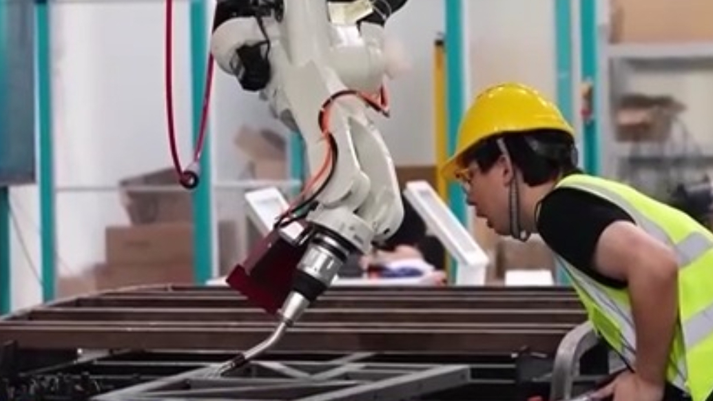 从卖硬件到卖服务，中国机器人出海交出亮眼答卷