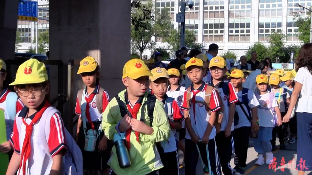 果然视频丨新学期，新守护！济南槐荫公安全力守护平安校园