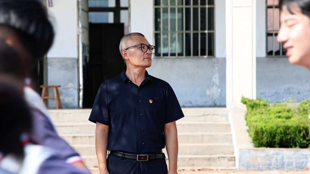 果然视频丨沂河新区张继华：扎根讲台守初心 服务育人启新程